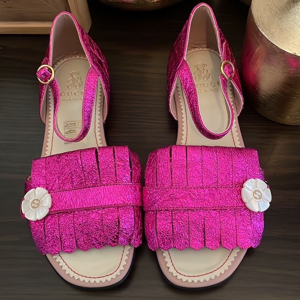 Girls pink Gucci sandals size EU 33 (US size 2)